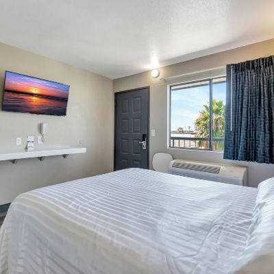 Economy Queen Room-Smoking Morada Inn Promo Code