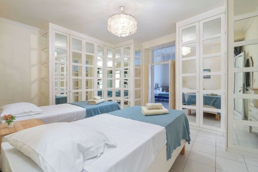 BLife Alicya Private Rooms