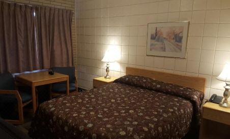Safari Inn Motel - Housity