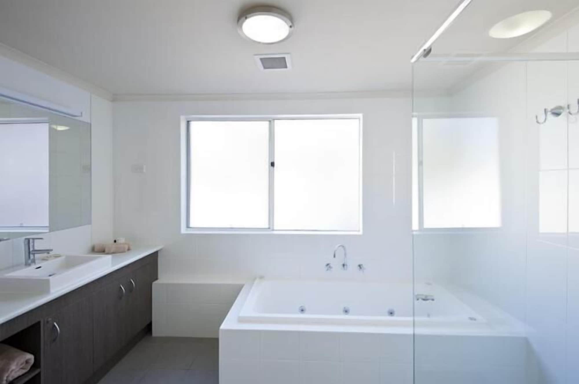 海滩景两卧室公寓