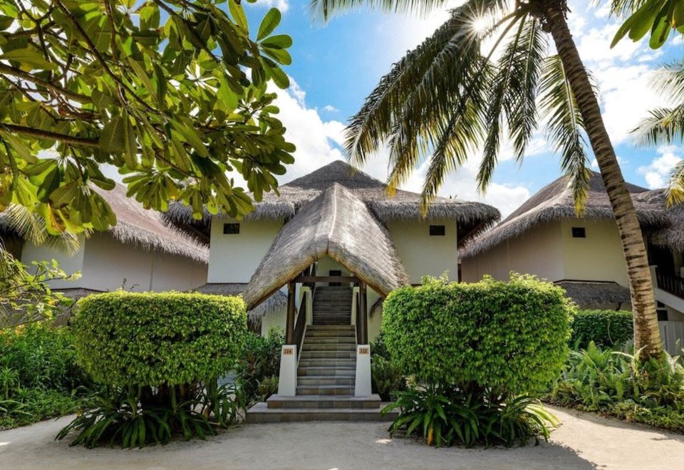 Sheraton Maldives Full Moon Resort & SpaDeluxe King Room Island View