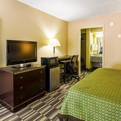 King Room-Smoking Travel Inn Bristol near State St Promo Code