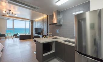 Goseong Honey Hooney Pension - Housity