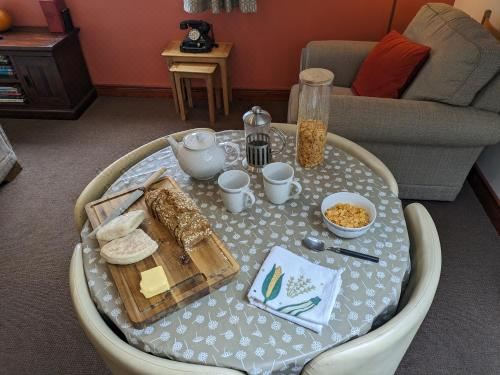 BT 9 Granny Flat & Walled Garden Two-Bedroom Apartment