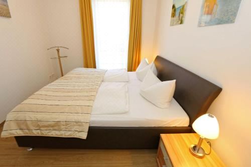 带阳台的两卧室公寓