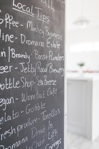 Romantic Retreat in Mornington Peninsula Heartland Three-Bedroom House