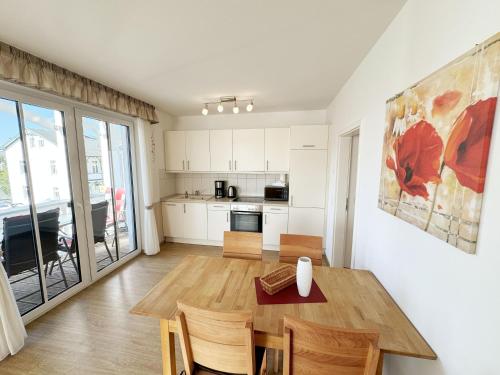 带阳台的两卧室公寓