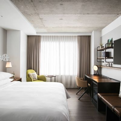 King Room With Club Lounge Access-High Floor Renaissance Atlanta Airport Gateway Hotel Promo Code