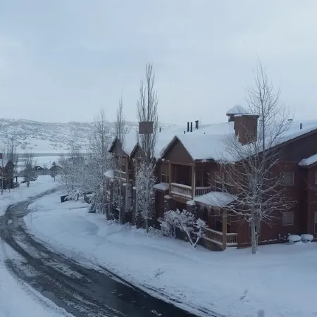 Great Rates! Garage Parking and Shuttle- Easy Deer Valley Access!
