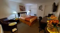 Motel West