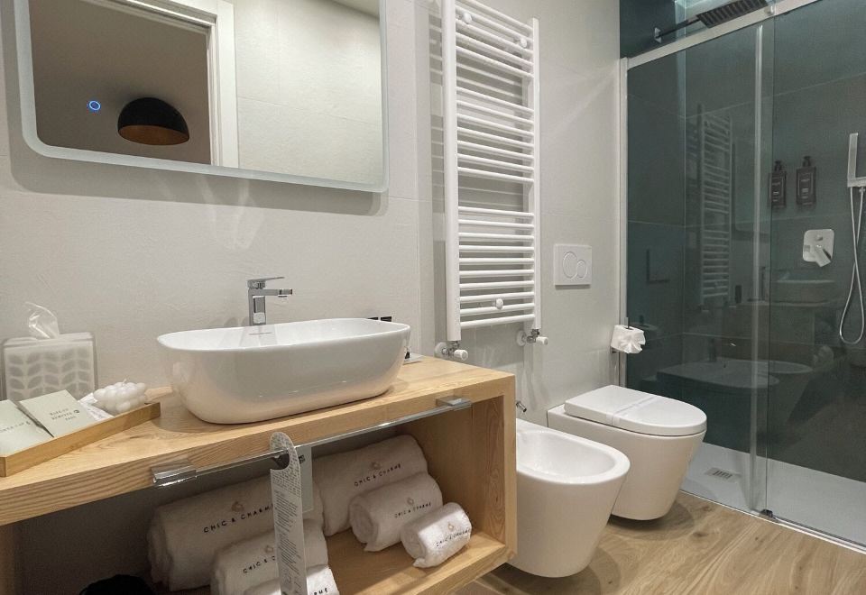 带阳台的三人房