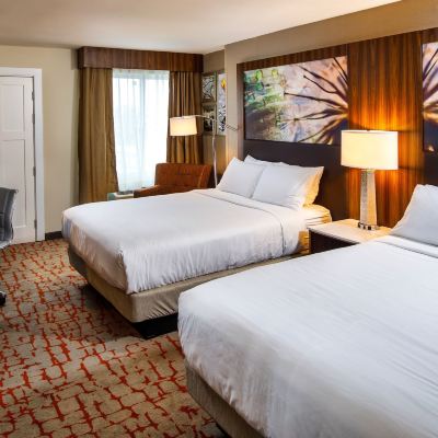 2 Queen Beds Room DoubleTree by Hilton Appleton Promo Code
