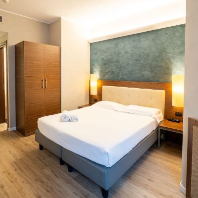 Premium Double Room Hotel des Etrangers Promo Code