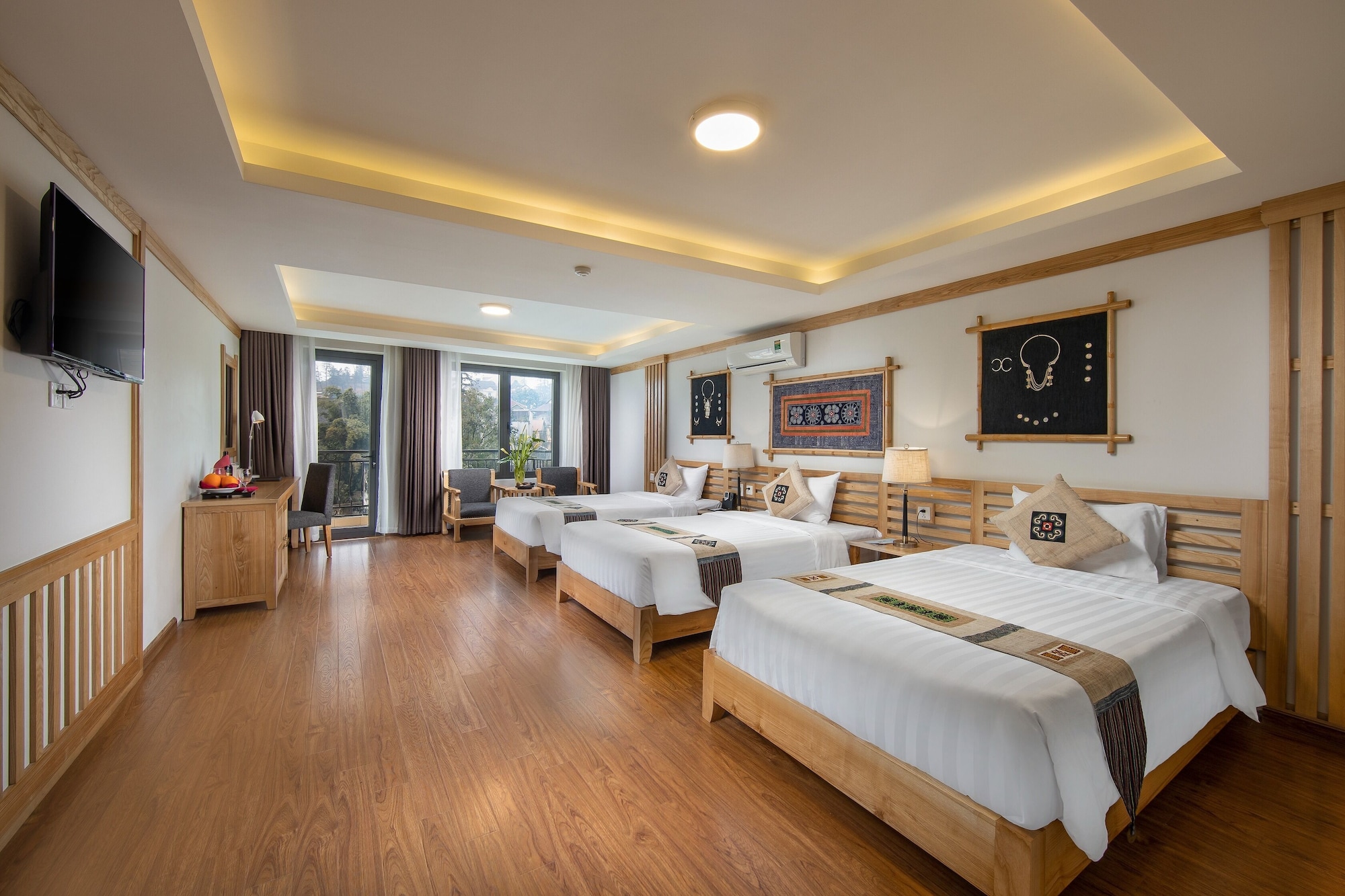 豪华三人房， 3 张单人床