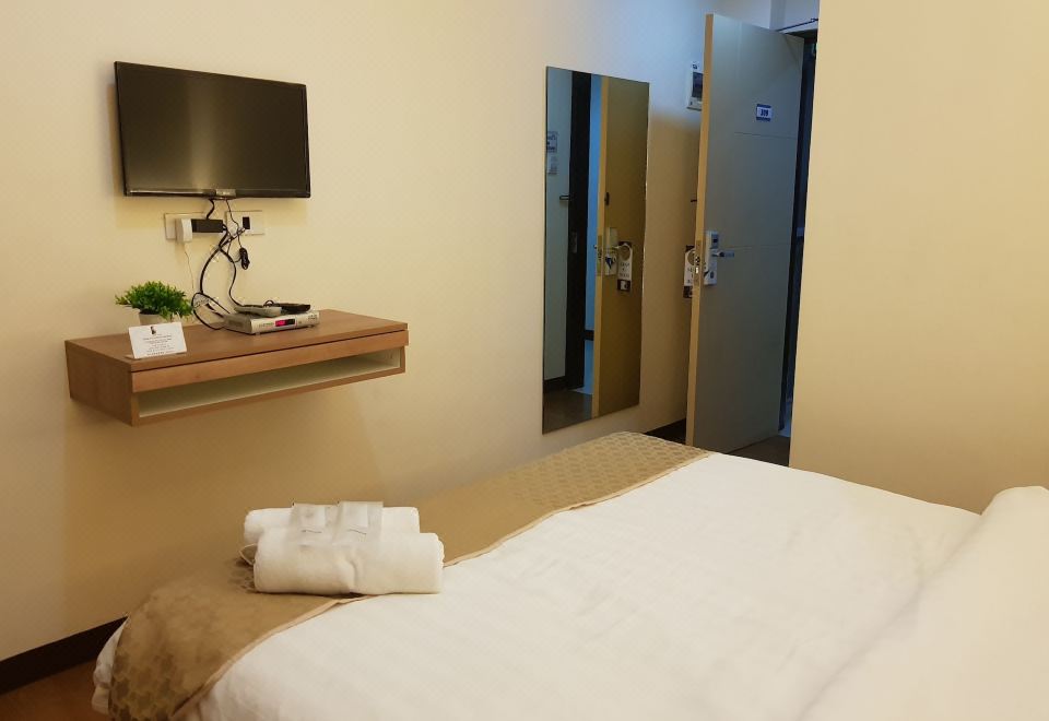 Sleep and Stay Hotel - Housity