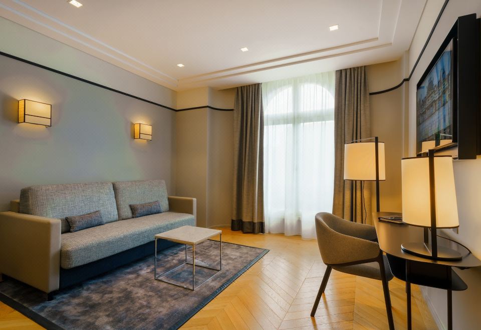 Fraser Suites le Claridge Champs-ElyséesTwo Bedroom Premier Suite