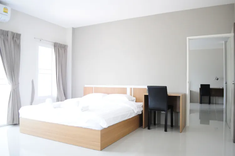ห้องดีลักซ์ เตียงใหญ่ 1 เตียง