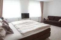 هوتل أم ماركت