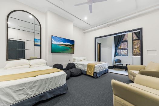 London Gate Backpackers Hostel