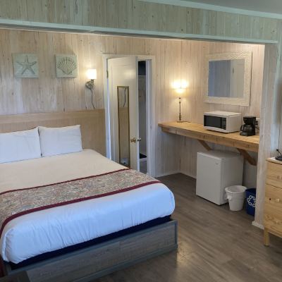 Deluxe Queen Room With Ocean View To Deluxe Queen Room With Ocean Front Deane's Oceanfront Lodge Promo Code