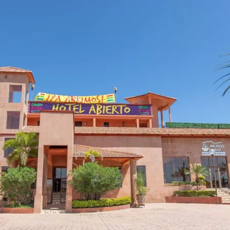 Camino Mexicano Hotel & Resort