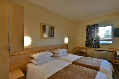 Road Lodge Port Elizabeth Airport Отели в г. 