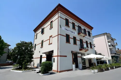 Atika & Atif - Hotel Autoespresso Venice
