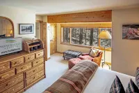 Andora Alpine Retreat - 2BD in Downtown Ketchum