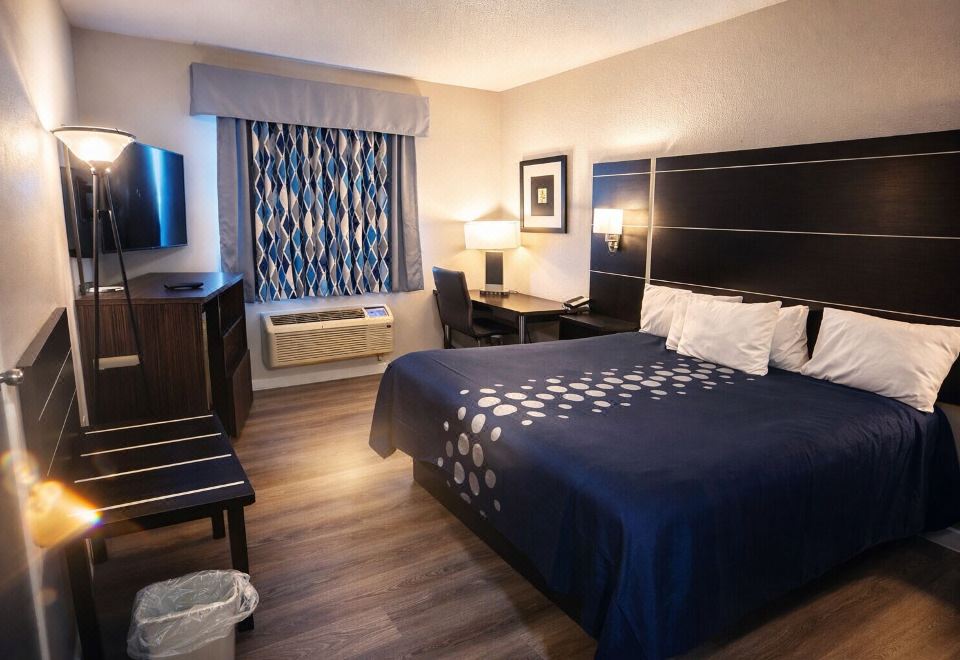 Blaine Town Inn & Suites - Housity