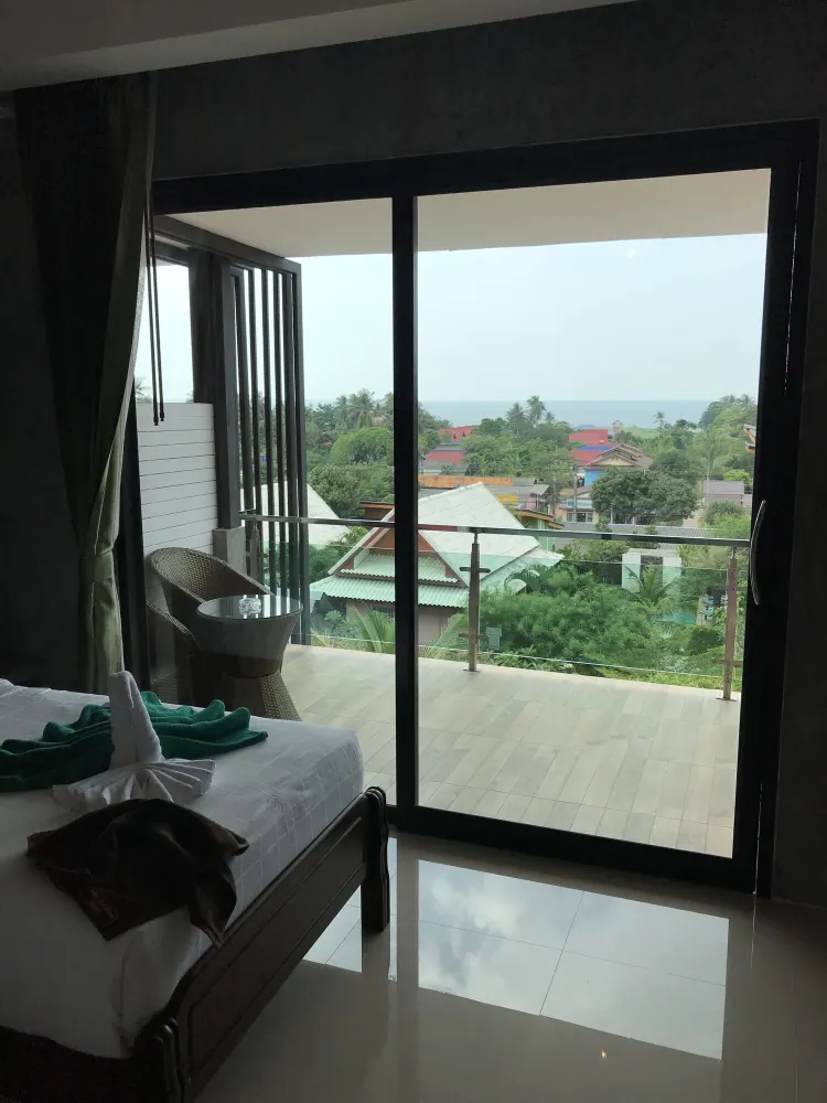 ห้องดีลักซ์เตียงใหญ่หรือเตียงแฝด
