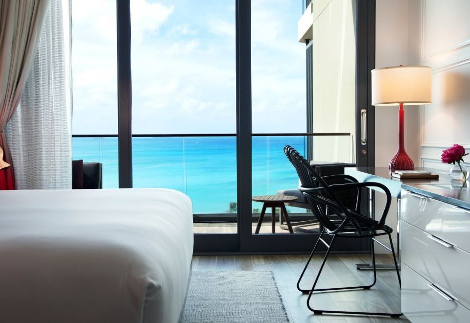 1張特大床優質海濱泳池景