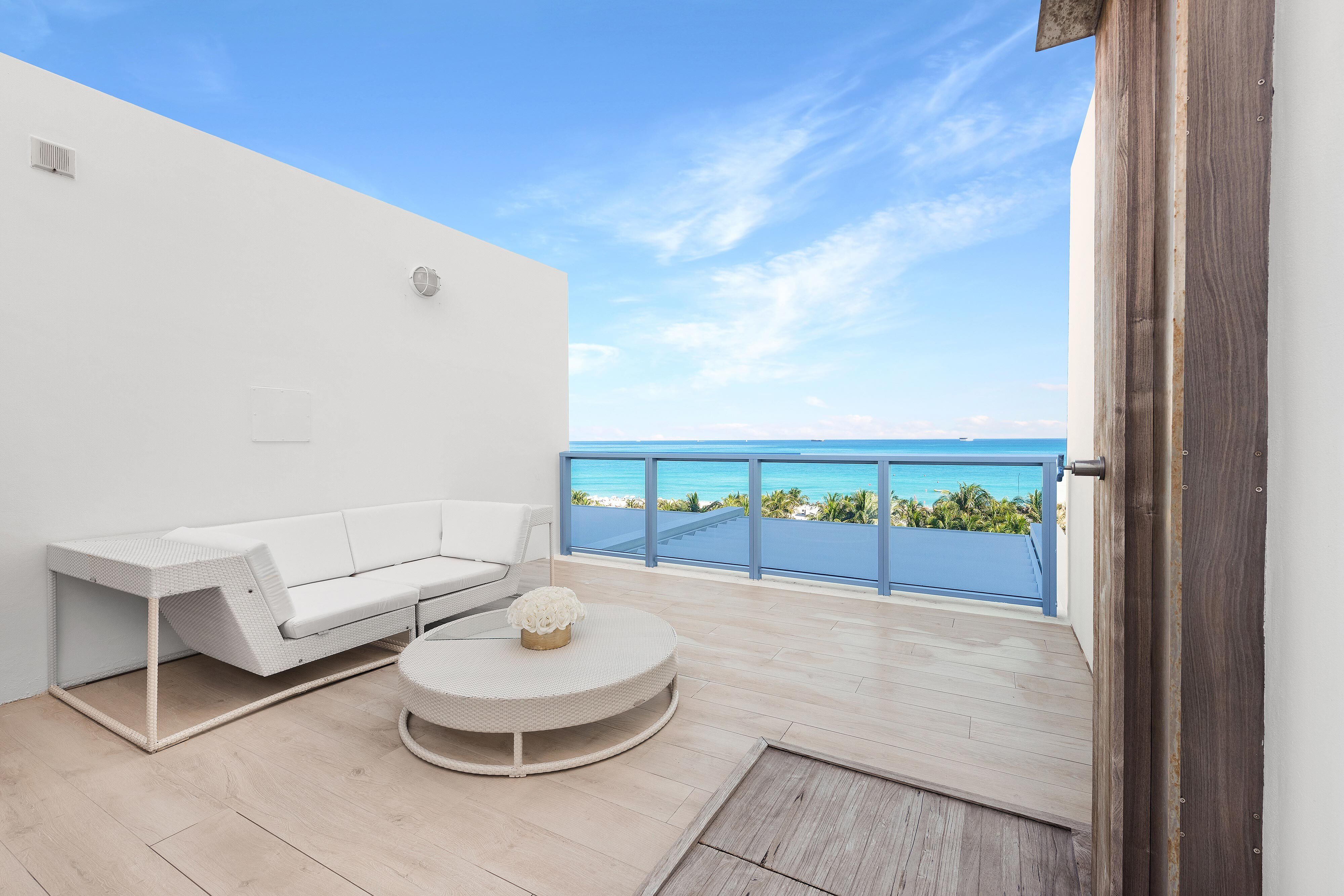 海滨屋顶双层套房，1张特大床，海滨