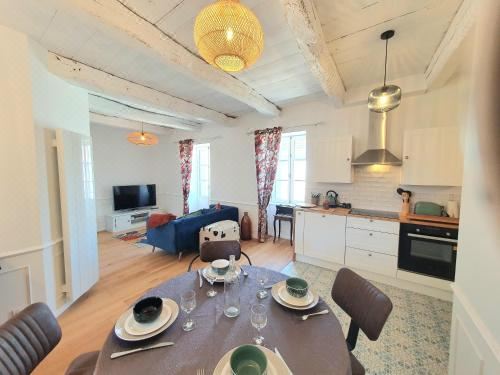 Appartement Cosy en c?ur de Bourg Two-Bedroom Apartment