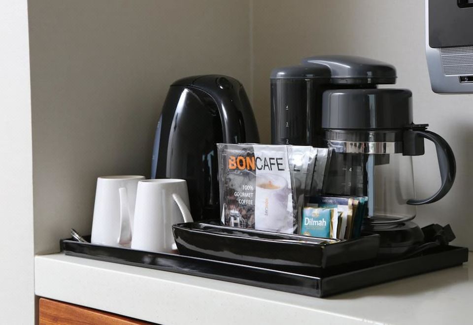 Royal Orchid Sheraton Hotel & TowersExecutive Suite with riverview