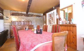 Cosy House with Private Pool Near Valence