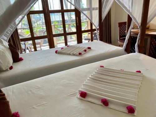 带阳台的双床房