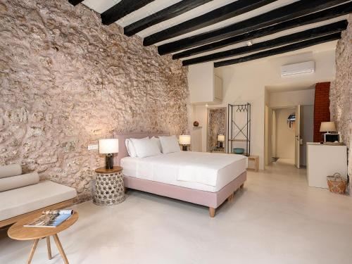 带阳台的三人房