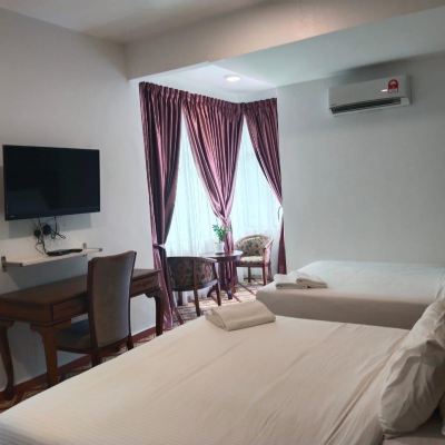 Bilik Eksekutif Kuadrupel Kupon Pearl Inn Plt