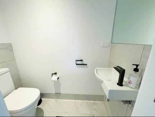 Brand New Waterview family residence 3 bedrooms Three-Bedroom Apartment