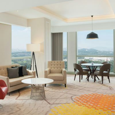 畫廊套房，1張特大床，可使用俱樂部休息室 普特拉賈亞艾美度假飯店優惠