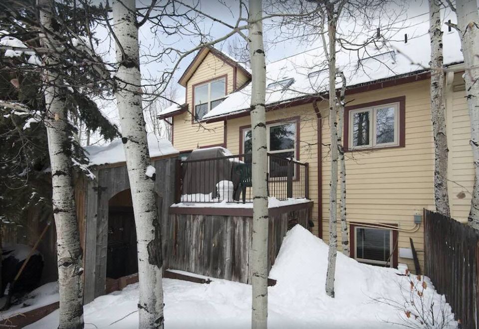 奢华热水浴缸和宽敞生活区-迷人维多利亚休闲屋