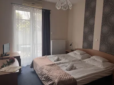 Hotel Rose City Hotels in 