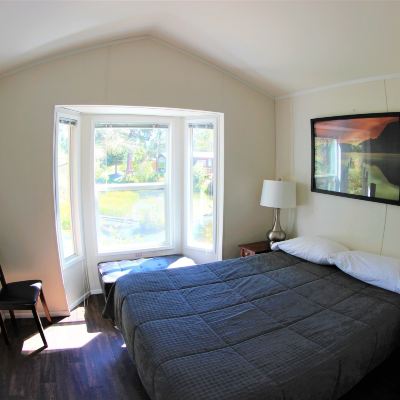 Deluxe Cabin, 1 Queen Bed with Sofa Bed, Kitchen, River View Crater Lake Resort Promo Code