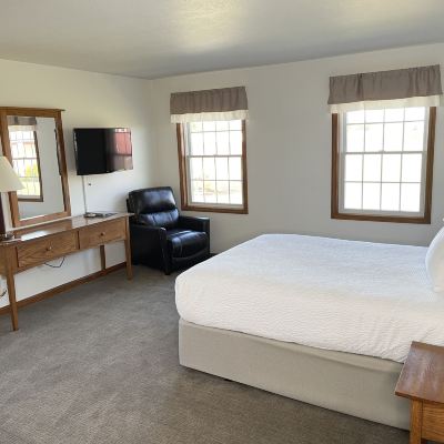 Classic Queen Room with Sofa Bed Farmstead Inn & Conference Center Promo Code