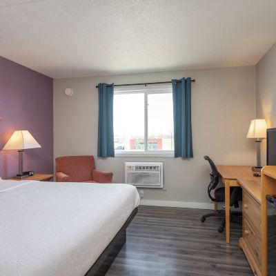 King Suite-Non-Smoking Americas Best Value Inn Sauk Centre Promo Code