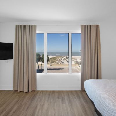 Deluxe Two-Bedroom Suite with Ocean View The Avalon Club Promo Code