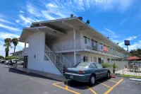 Motel 6 Westminster, CA - South - Long Beach Area Отели в г. 