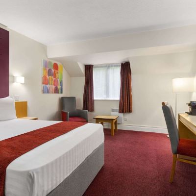 客房（1張雙人床+2張單人床）-禁煙 戴斯梅德斯通酒店優惠