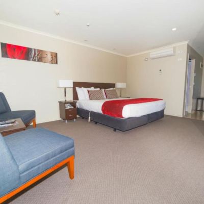 Suite with Mountain View Amity Court Motel Promo Code
