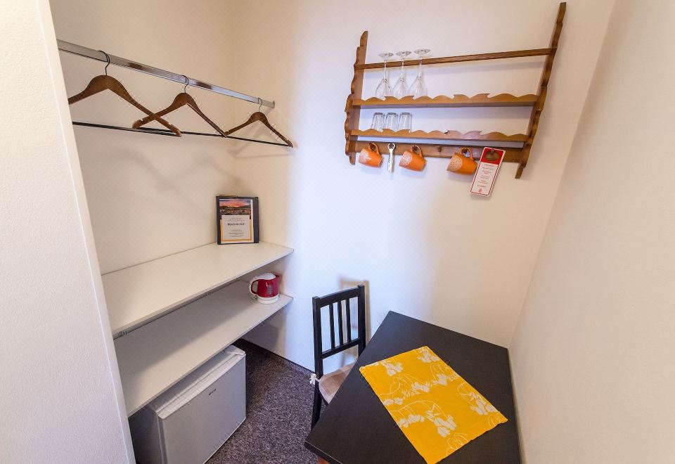 三人房， 1 间卧室， 城市景观